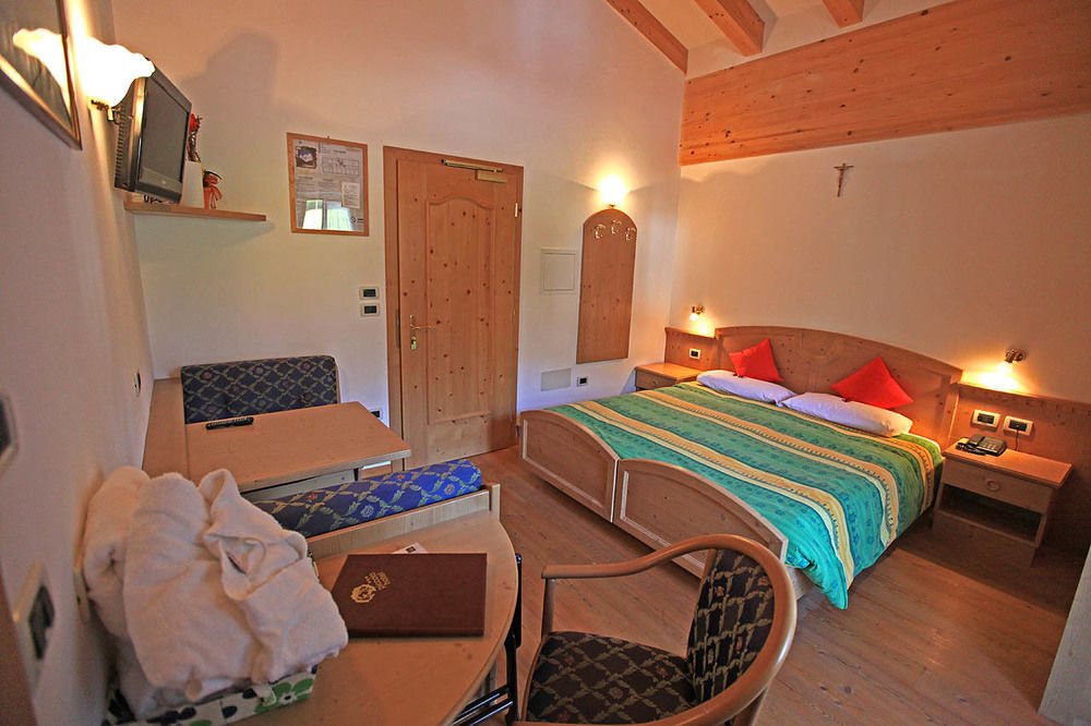Al Piccolo Hotel Vigo di Fassa Exteriör bild